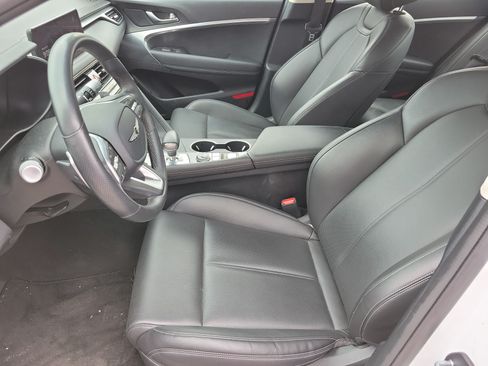 Used 2025 Genesis G70 2.5T AWD/4WD image 9