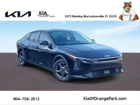 Used 2025 Kia K4 LXS image 1