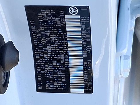 Certified 2025 Toyota Corolla LE image 29