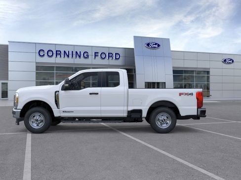 New 2026 Ford F250 XL w/ FX4 Off-Road Package image 3