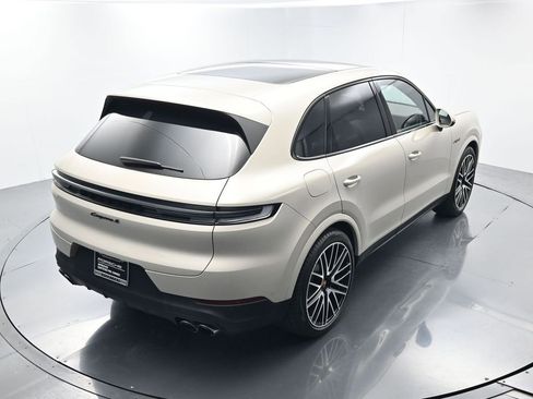 Certified 2026 Porsche Cayenne S AWD/4WD image 40