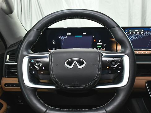 Used 2025 INFINITI QX80 Sensory image 39