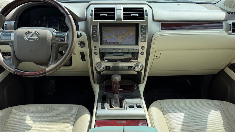 Used 2019 Lexus GX 460 Premium w/ Premium Package AWD/4WD image 27