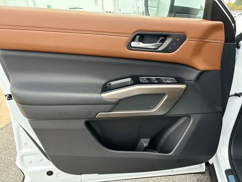 Used 2025 Nissan Pathfinder Platinum w/ Cargo Package FWD image 23