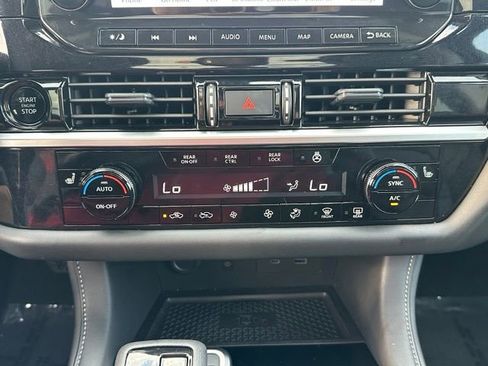 Used 2025 Nissan Pathfinder SL w/ SL Premium Package AWD/4WD image 33