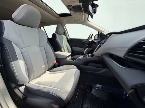 Used 2024 Subaru Outback Premium AWD/4WD image 33