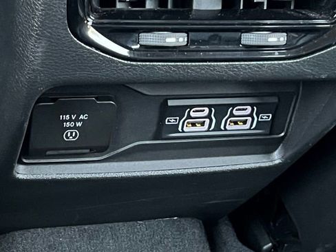 Used 2024 Jeep Grand Cherokee L Altitude AWD/4WD image 16