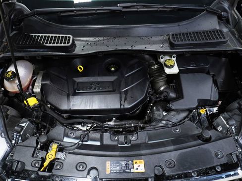 Used 2017 Ford Escape Titanium image 10