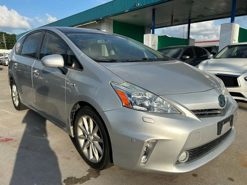 Used 2012 Toyota Prius V Five FWD image 7