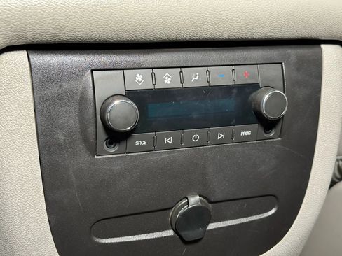 Used 2012 Chevrolet Suburban LT image 27