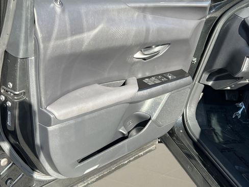 Used 2019 Lexus UX 200 F Sport image 11