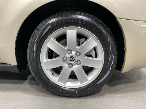 Used 2005 Mercury Montego Luxury FWD image 32
