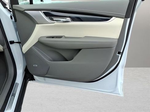 Used 2025 Cadillac XT6 Premium Luxury w/ LPO, Floor Liner Package image 10
