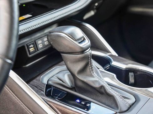 Used 2024 Toyota Highlander Limited image 23