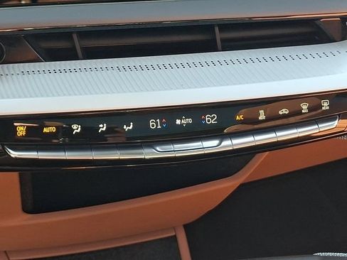 Certified 2025 Cadillac Optiq Sport 2 AWD/4WD image 15