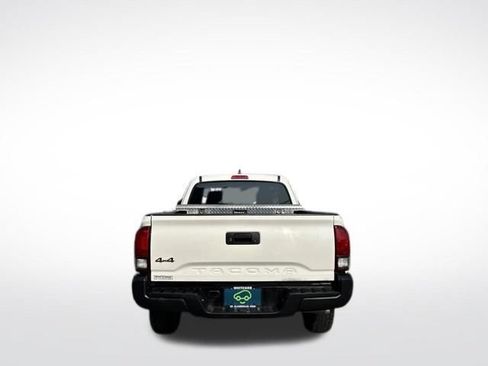 Used 2021 Toyota Tacoma SR AWD/4WD image 14