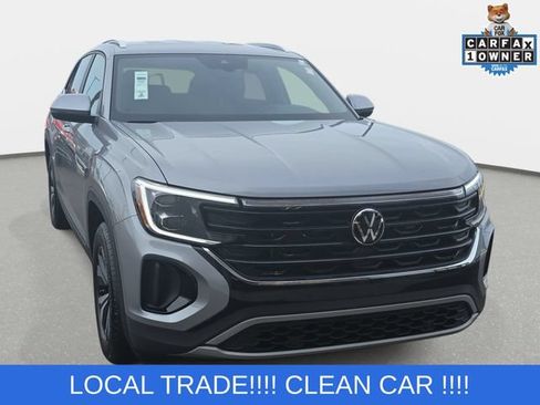 Used 2025 Volkswagen Atlas Cross Sport SE AWD/4WD image 3