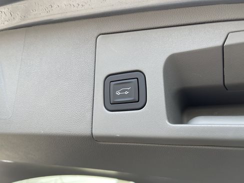 Certified 2025 Cadillac XT5 Premium Luxury image 50