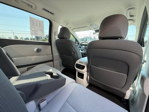 Certified 2026 Hyundai Ioniq 9 SE AWD/4WD image 23