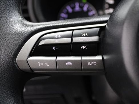 Used 2020 MAZDA MAZDA3 Sedan FWD image 18