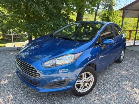 Used 2019 Ford Fiesta SE FWD image 1