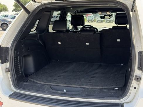 Used 2021 Jeep Grand Cherokee Laredo X RWD image 28