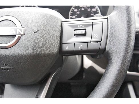 Used 2025 Nissan Rogue S FWD image 14