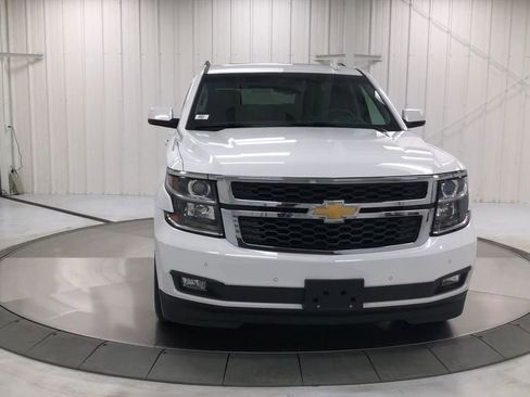 Used 2016 Chevrolet Tahoe LT w/ Luxury Package AWD/4WD image 3