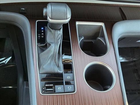 Used 2024 Toyota Sienna XLE image 13