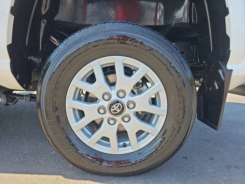 Used 2024 Toyota Tacoma SR image 31