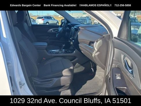 Used 2018 Chevrolet Traverse LT image 11