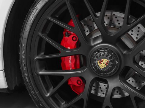 Certified 2016 Porsche 911 Carrera GTS RWD image 18