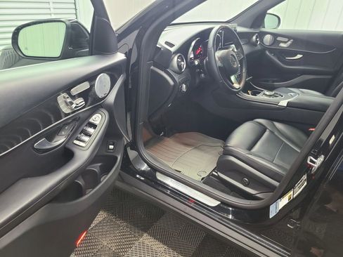 Used 2018 Mercedes-Benz GLC 300 4MATIC image 21