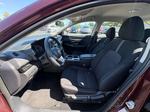 Used 2025 Nissan Sentra SV FWD image 20