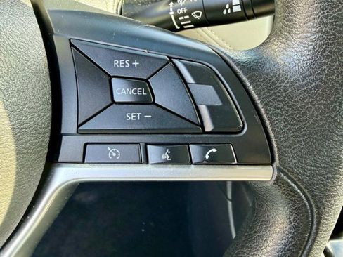 Used 2020 Nissan Versa SV image 19