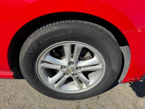 Used 2018 Chevrolet Cruze LT w/ Convenience Package FWD image 31