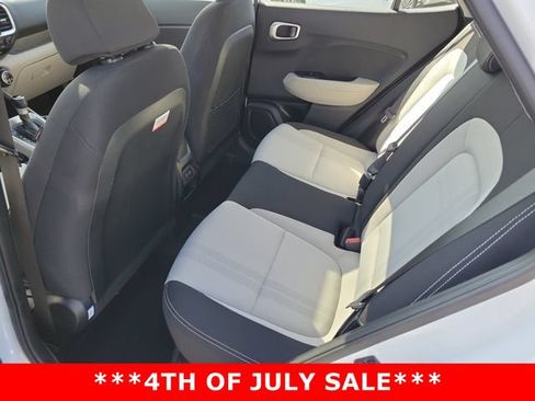 Used 2025 Hyundai Venue SEL FWD image 25