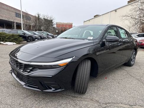 New 2026 Hyundai Elantra Limited image 3