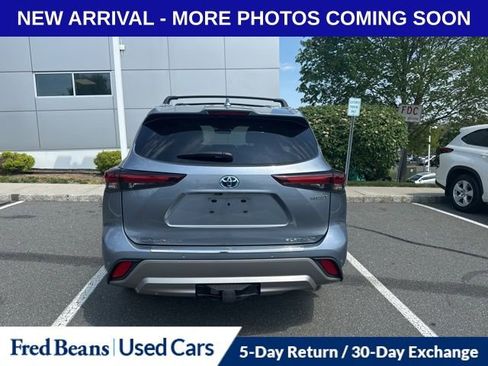 Used 2024 Toyota Highlander Platinum AWD/4WD image 4