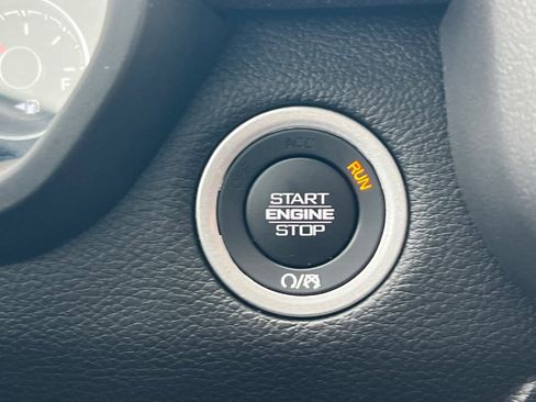 Used 2024 RAM 1500 Laramie image 19