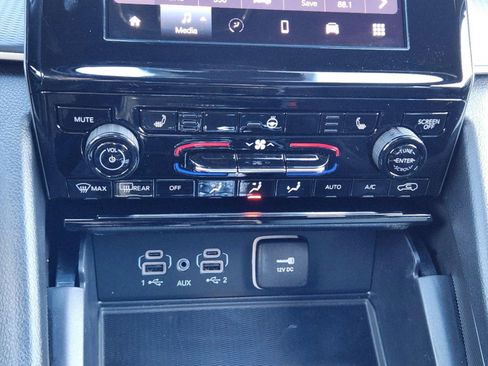 New 2025 Jeep Grand Cherokee L Altitude image 29