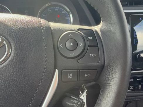 Used 2017 Toyota Corolla SE FWD image 18