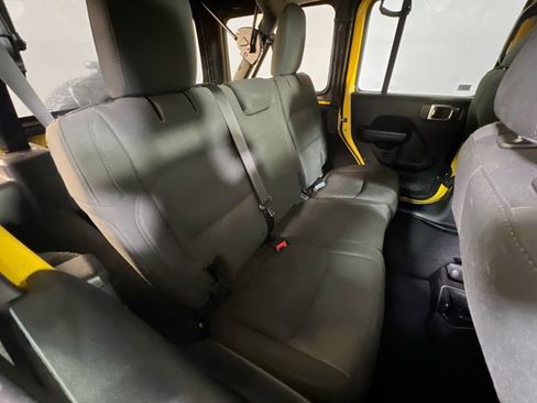 Used 2018 Jeep Wrangler Unlimited Sport S image 25