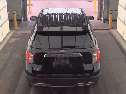 Used 2024 Ford Explorer XLT w/ Equipment Group 202A RWD image 8