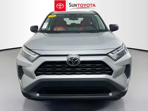 Used 2025 Toyota RAV4 LE AWD/4WD image 10