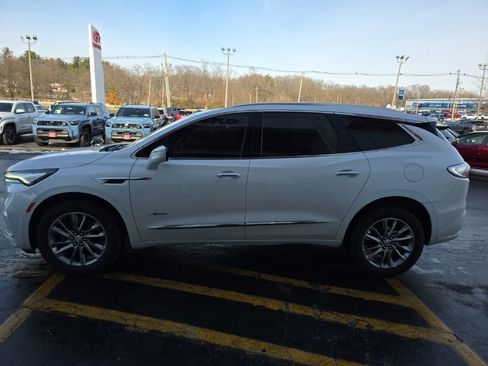 Used 2024 Buick Enclave Avenir w/ Avenir Technology Package image 8