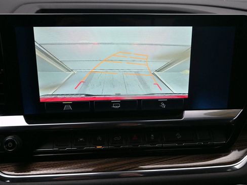 Used 2024 Chevrolet Silverado 1500 LT Trail Boss w/ Convenience Package II image 30