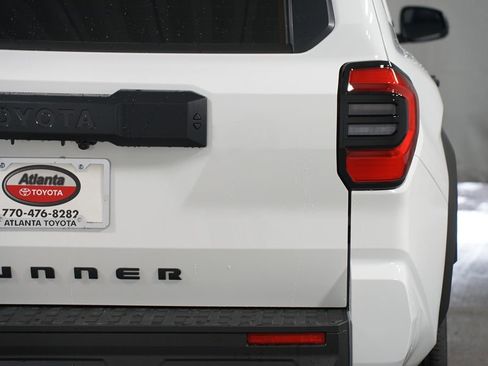 New 2026 Toyota 4Runner SR5 AWD/4WD image 11