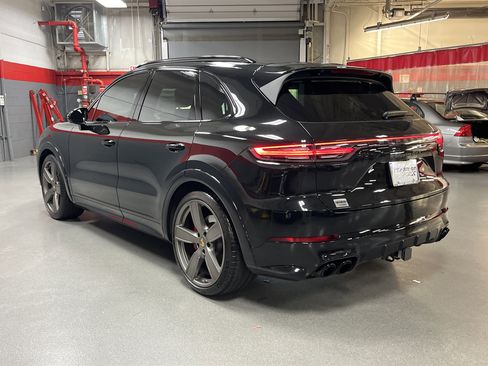 Used 2023 Porsche Cayenne GTS image 8