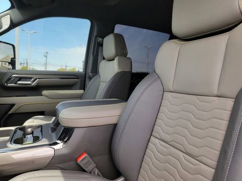 Certified 2025 Chevrolet Silverado 2500 ZR2 w/ Technology Package AWD/4WD image 14